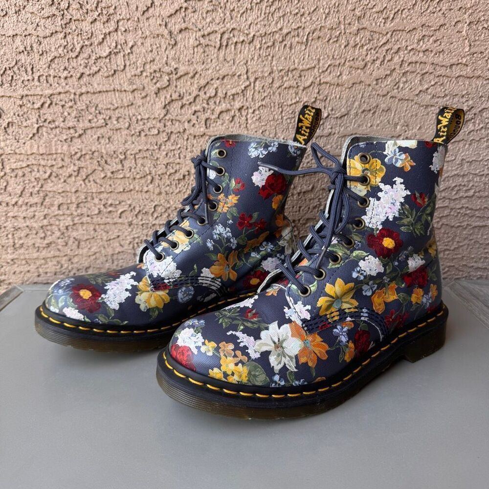 Dr. Martens 1460 Pascal DF Darcy Boots Women 9 Floral Navy Leather Combat Grunge